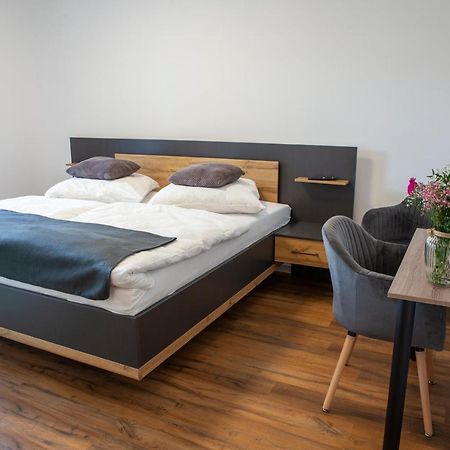 Konrads Pension Solms-Oberbiel Exteriör bild